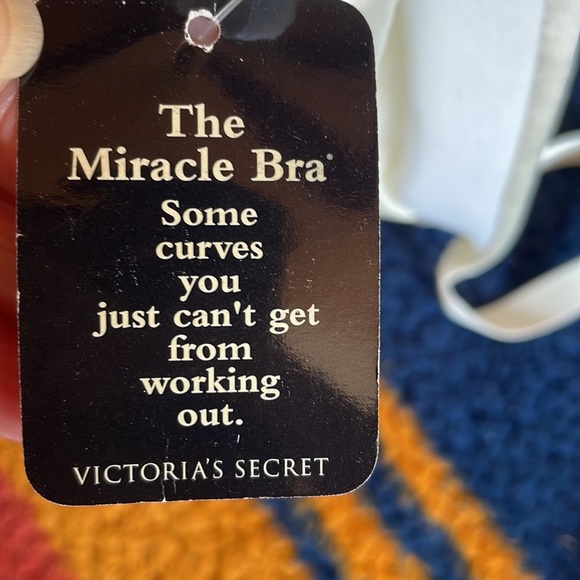NWT Victoria Secret vintage the miracle bra - Picture 4 of 5
